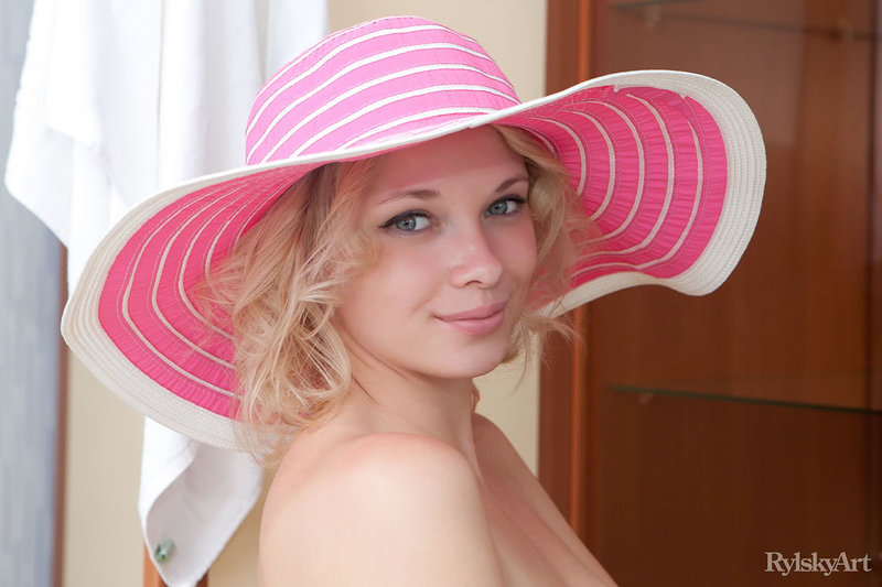 Яна, 20 лет, 1 размер груди